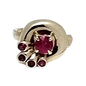 10K Yellow Gold Ring with Red CZ Center & Ruby Accents. Size 6. 1950s